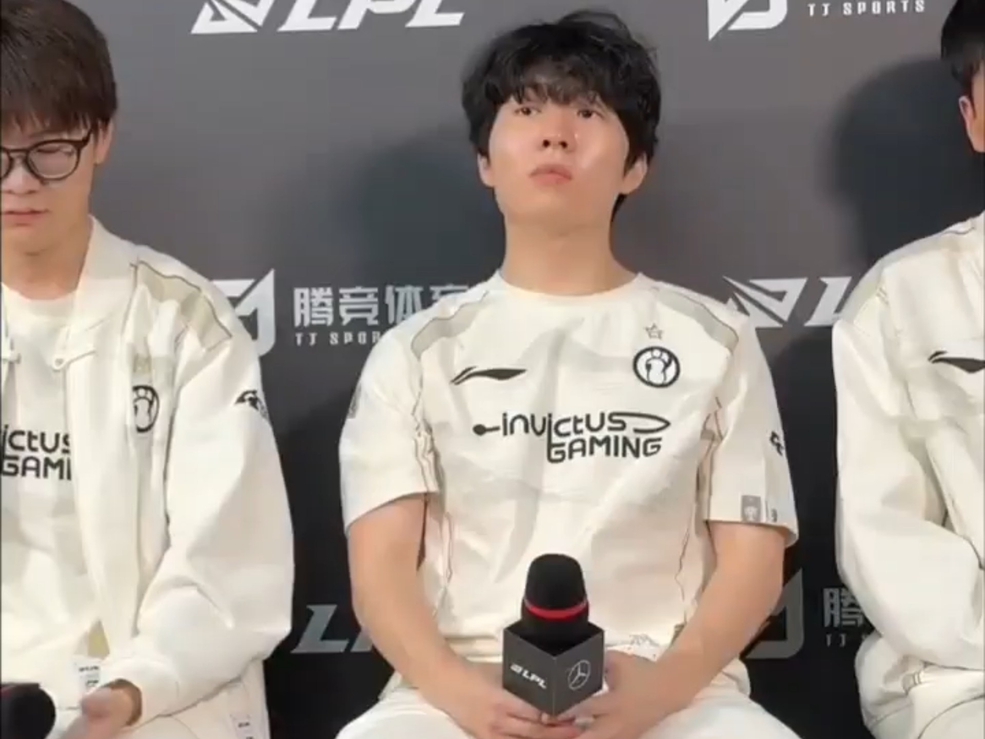 Rookie回归赛场，比分优势明显首场状态亮眼，瑞士队观众沸腾！(瑞士队小组赛战绩)